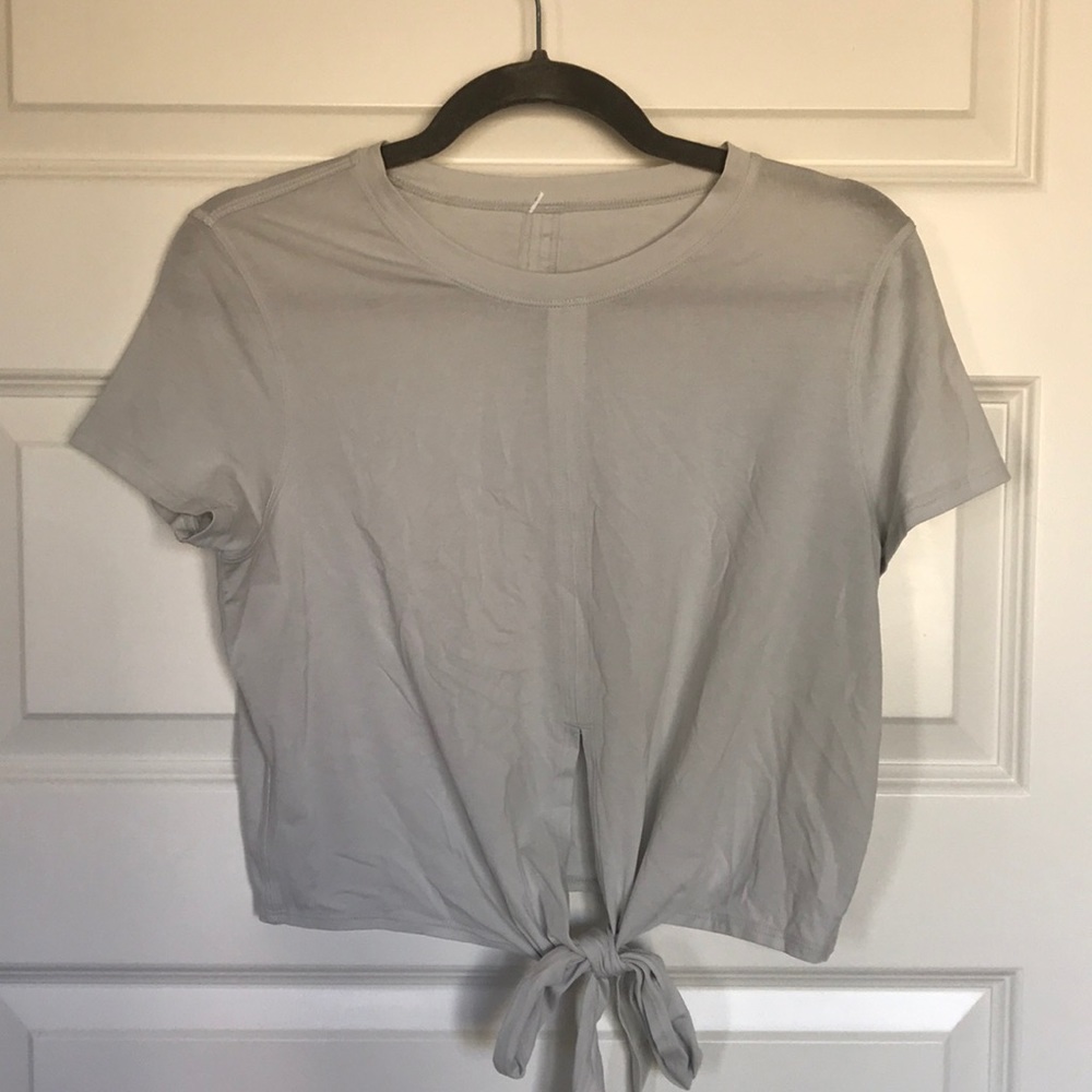 Lululemon - Time to Restore top - size 6